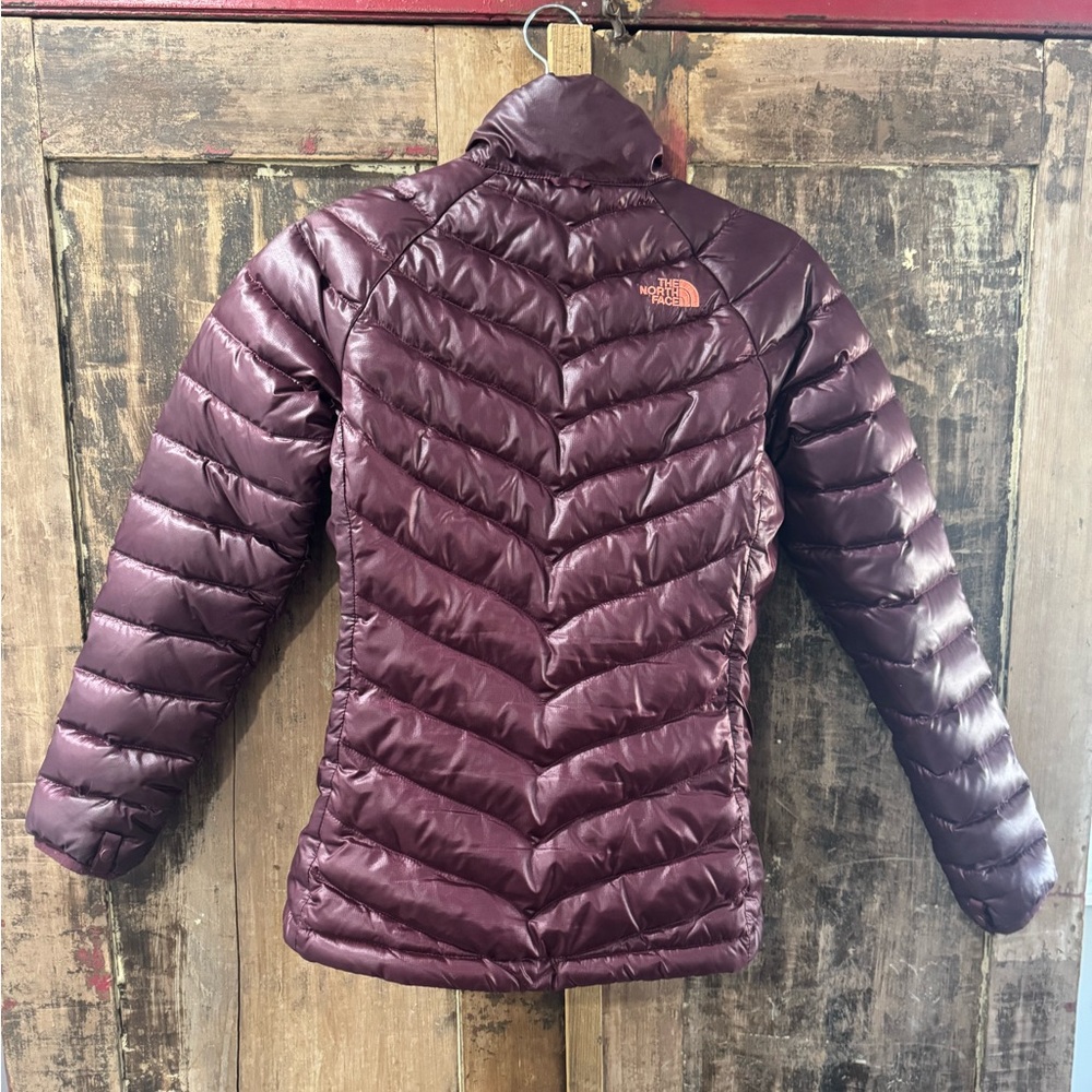 NORTH FACE WOMENS EXTRA SMALL MAROON JACKET - Picture 5 of 12